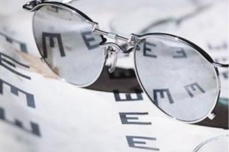 OK鏡和離焦眼鏡怎么選?沃瑞眼科:看這些就夠了 OK鏡和離焦眼鏡怎么選?沃瑞眼科:看這些就夠了