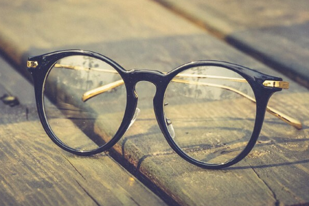 明月鏡片和依視路哪個(gè)好呢? 明月鏡片和依視路哪個(gè)好呢?