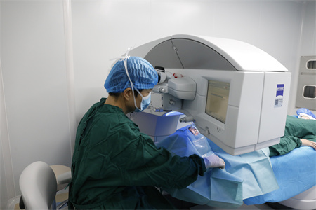 合肥近視手術(shù)后會感染角膜炎嗎?沃瑞眼科:做好這幾點可規(guī)避